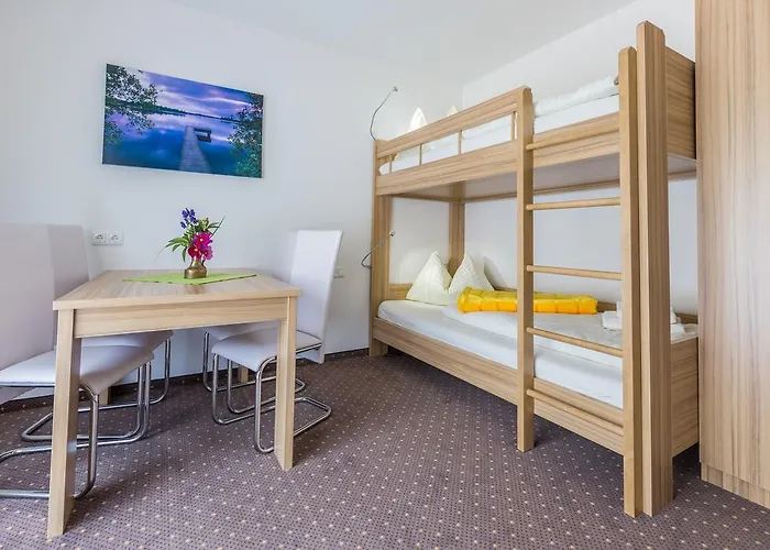 Gaestehaus Krappinger/pizzeria Mamma Mia Оссиах